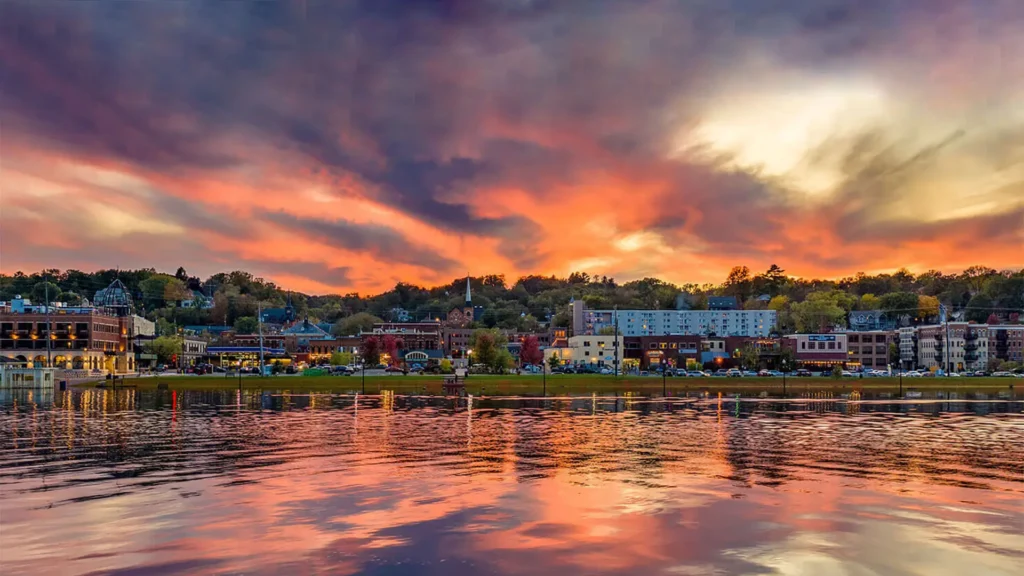 The Ultimate Guide to a Romantic Weekend in Stillwater, Minnesota.